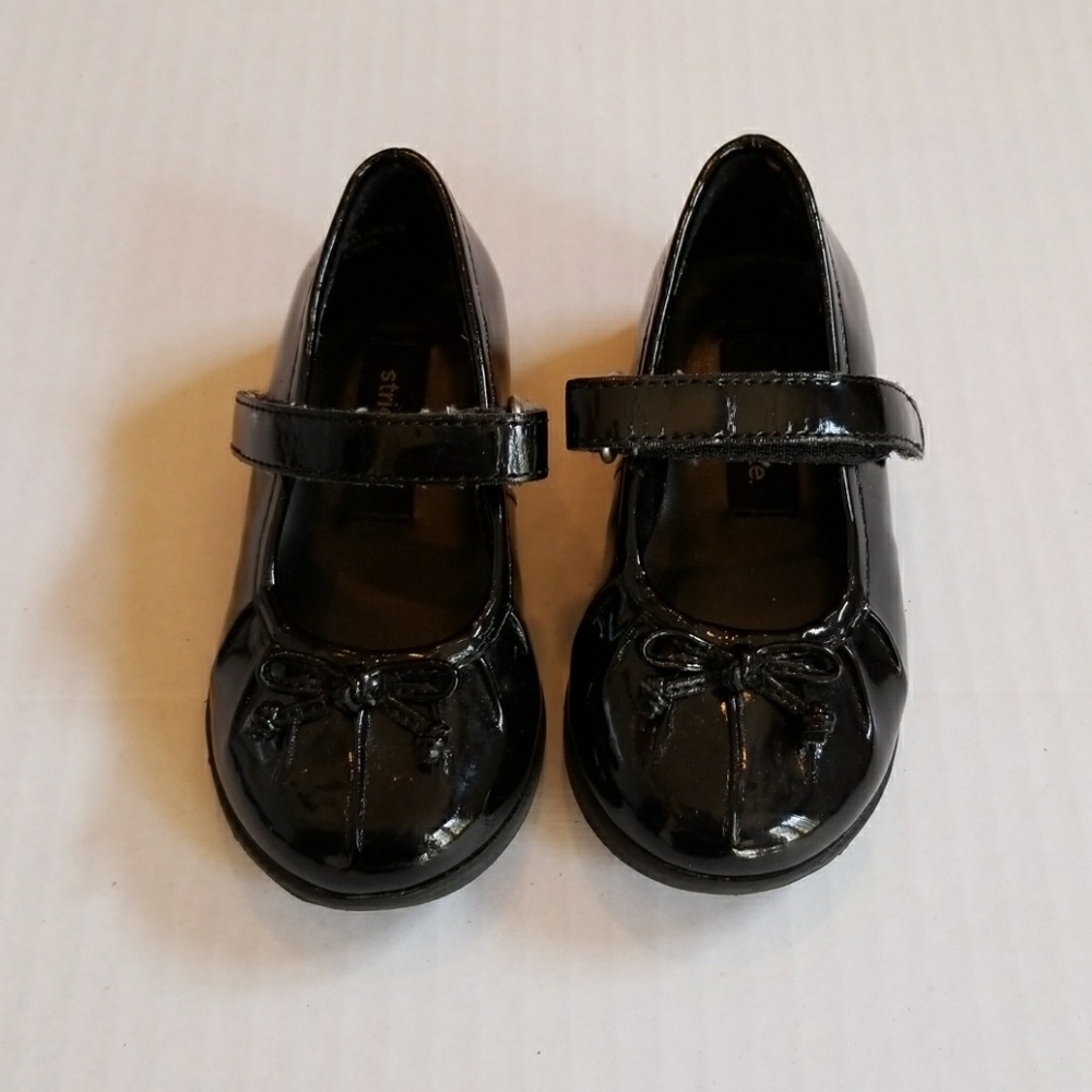 EUC black patent leather toddler dress shoes